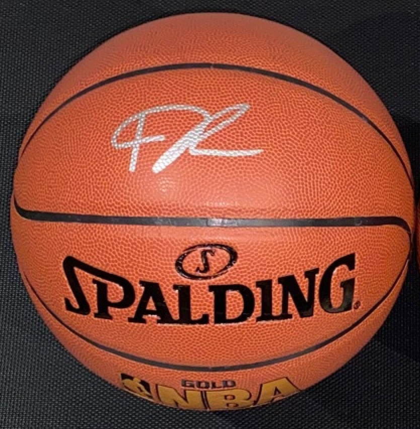 Giannis antetokounmpo signed basketball top